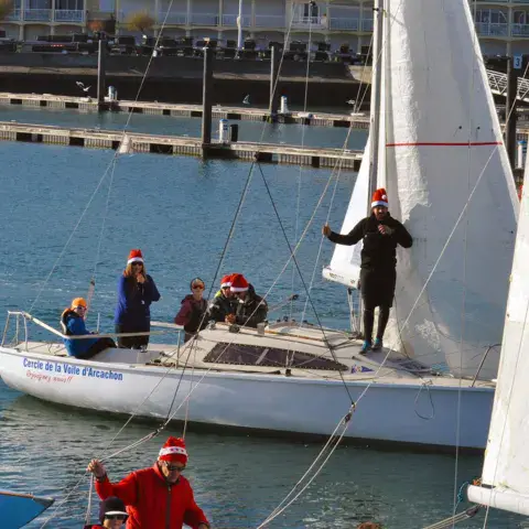 Dériveurs à quai au centre nautique
