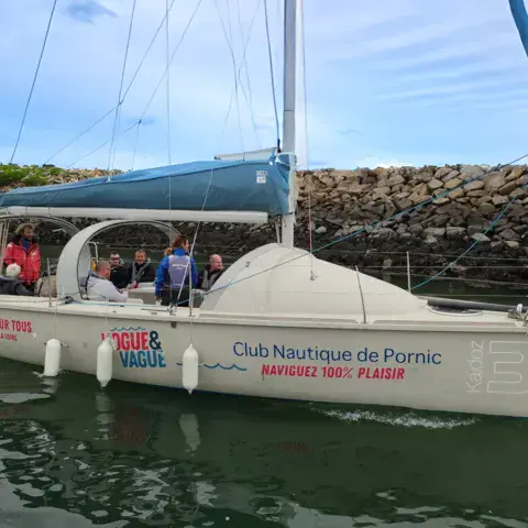 Voilier habitable du club au ponton