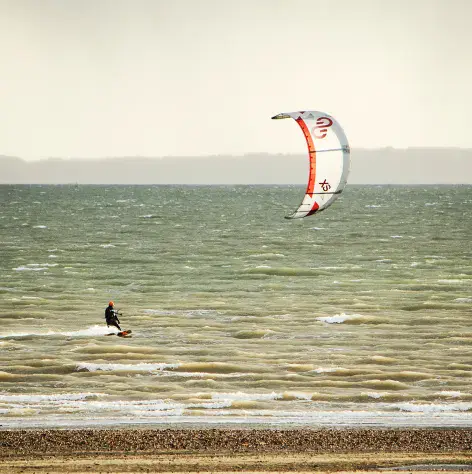Session de kitesurf proposée au départ de Paris