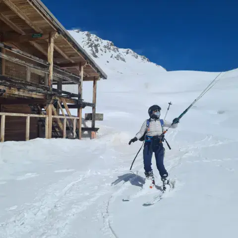 Initiation au snowkite sur le domaine du col du Lautaret