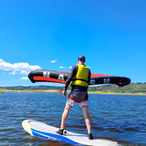 Initiation au wing sur le lac