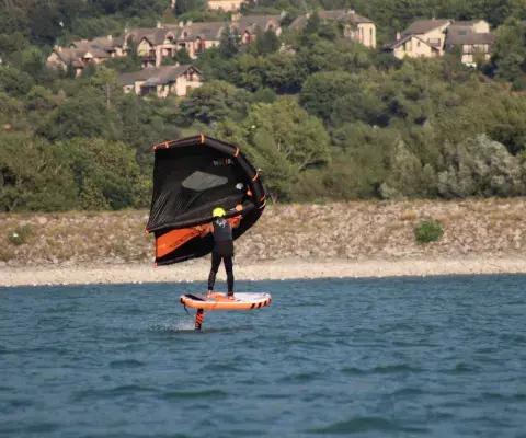 Wingfoil devant la base de Chadenas