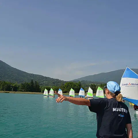 Stage de voile dans la baie de Duingt