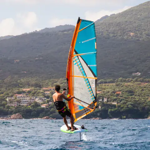 Windfoil dans le golfe du Valinco