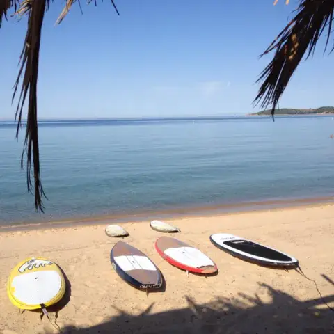 Paddles sur la plage de Sagone