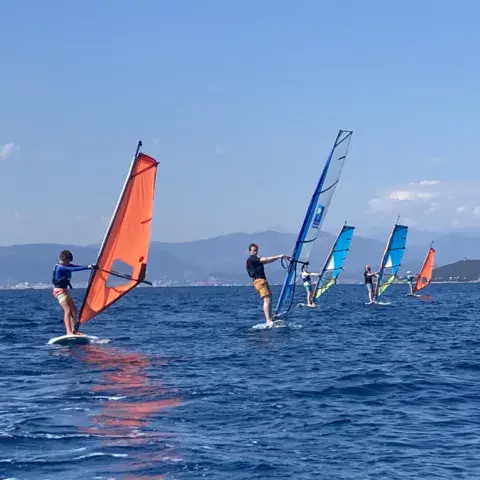Planches à voile dans le golfe d'Ajaccio