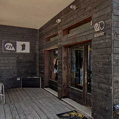 Entrée du surf shop