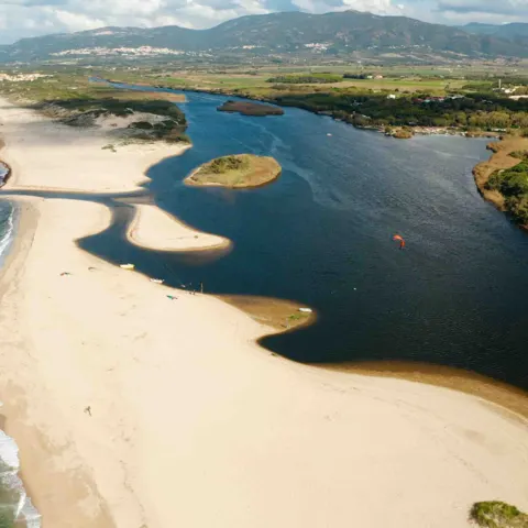 La lagune du Coghinas et la plage vues du ciel