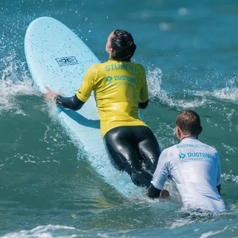 Cours de surf avec instructeur