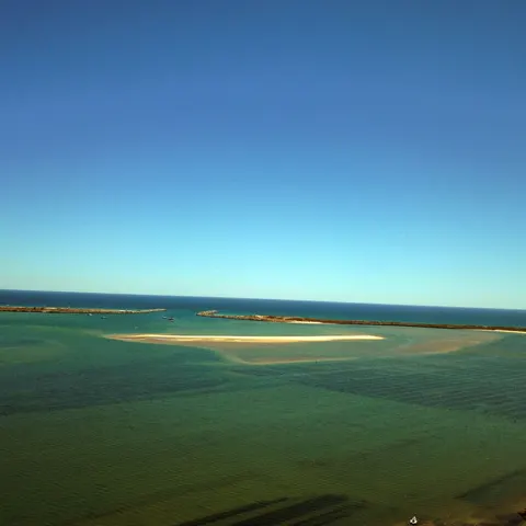 Vue sur la lagune et un banc de sable