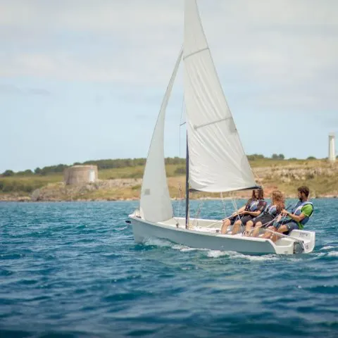 Bateau de voile légère en navigation