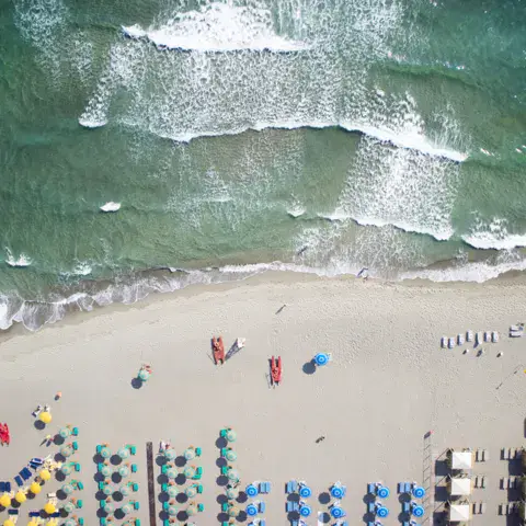 Vue aérienne de la plage