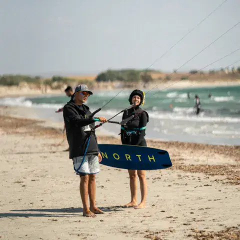 Explications sur la plage avant la session
