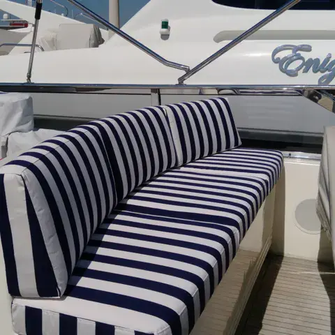 Banquette de cockpit avec housses sur mesure