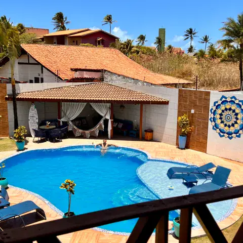 Piscine et terrasse de la pousada
