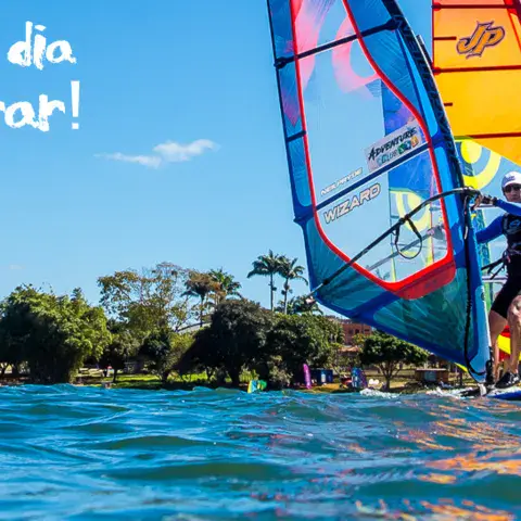 Cours de windsurf sur le lac