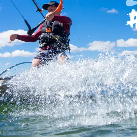 Kitesurfeur dans les éclaboussures sur le lac