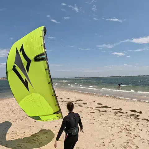 Cours de kite sur la plage