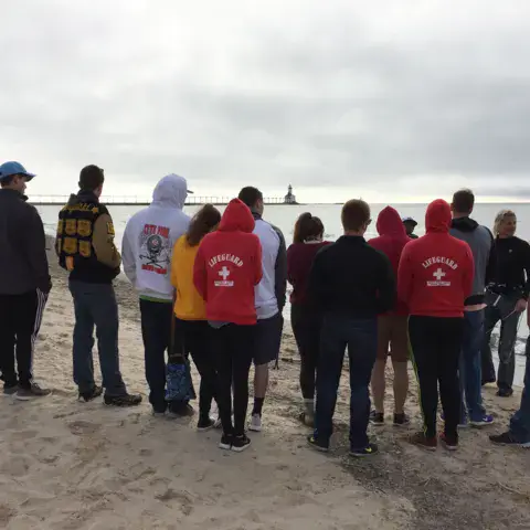 Formation de sauveteurs sur la plage