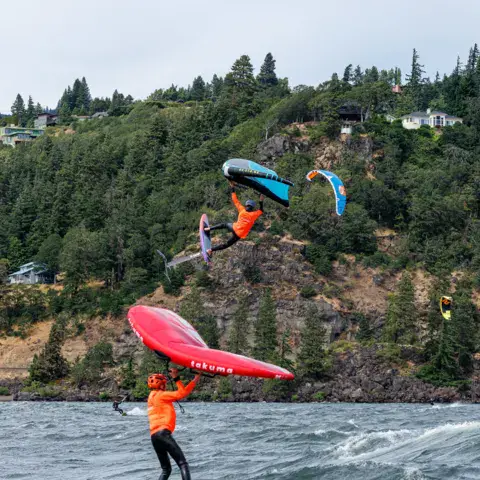 Séance de wing foil sur le fleuve