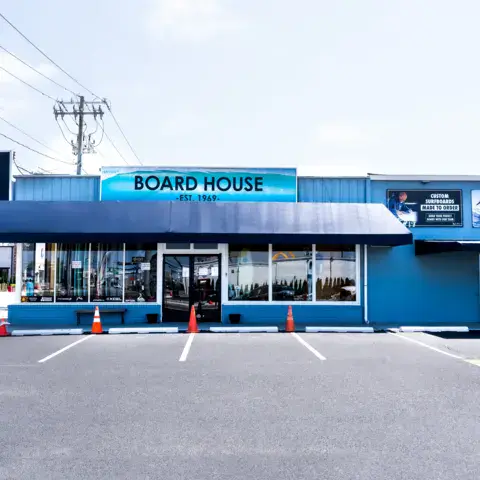 Extérieur du Board House, le second magasin de Kona