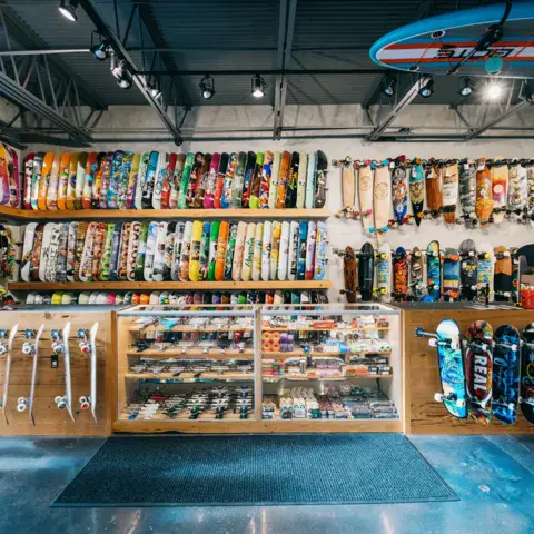 Intérieur du magasin et son comptoir