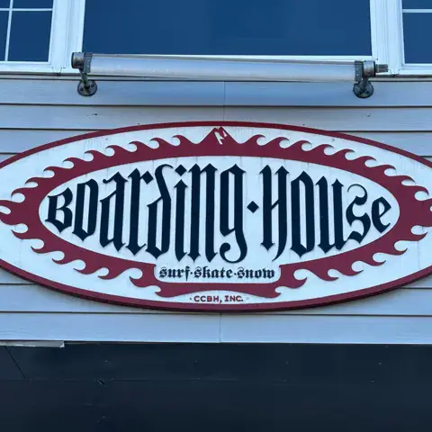 L'enseigne du magasin Boarding House