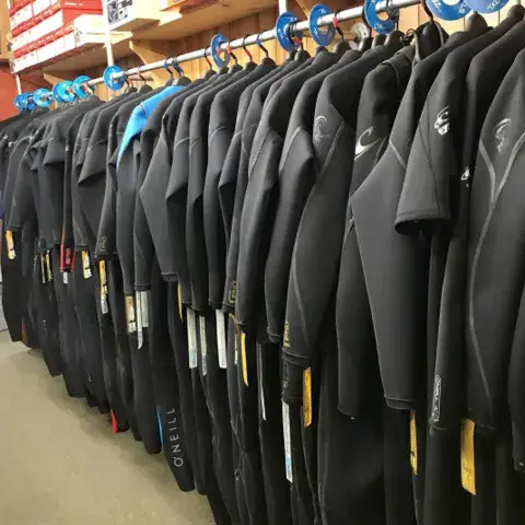 Rayon de combinaisons dans le magasin