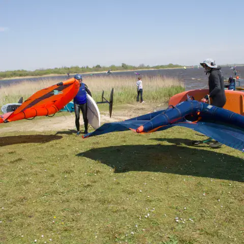 Matériel de wingfoil prêt à l'usage