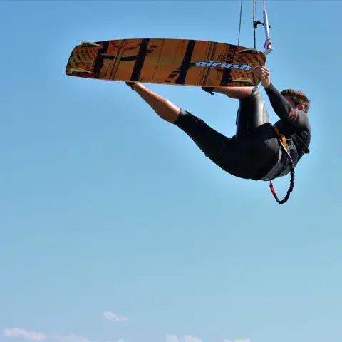 Saut en kitesurf