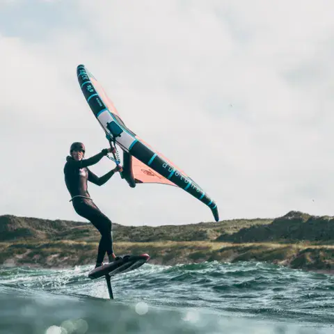 Wingfoiler