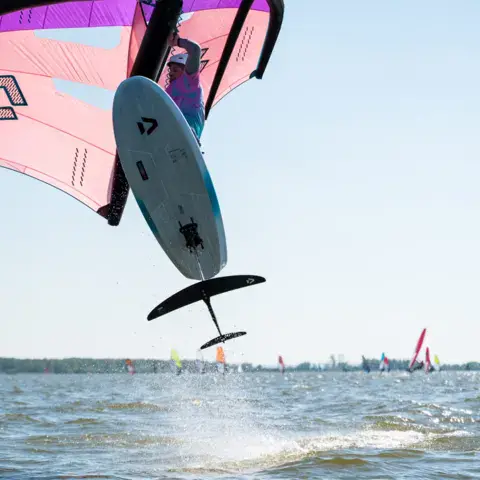 Wing foil sur le lac