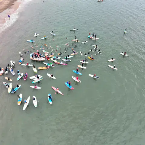 Rassemblement de paddles vu du ciel
