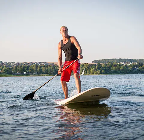 Stand up paddle sur le Möhnesee