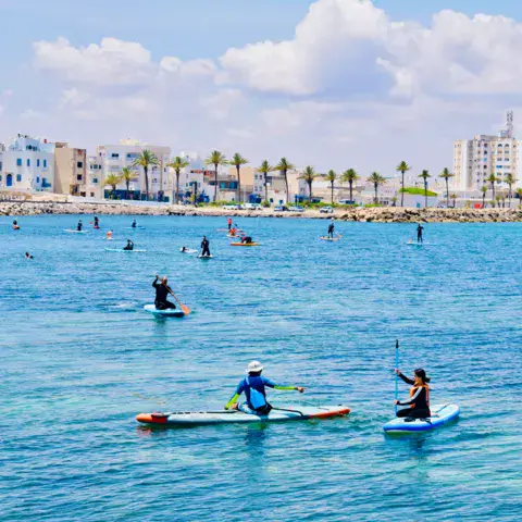 Sortie de stand-up paddle en groupe