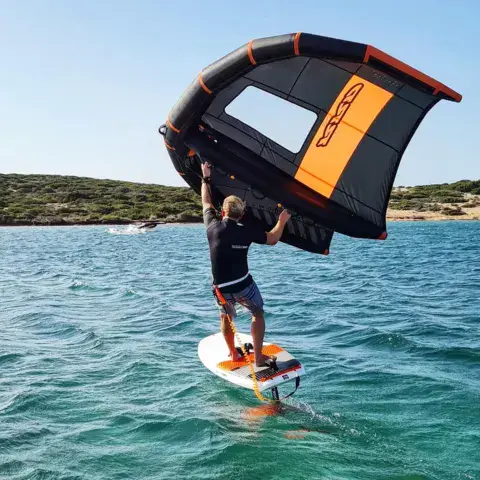Pratique du wing foil