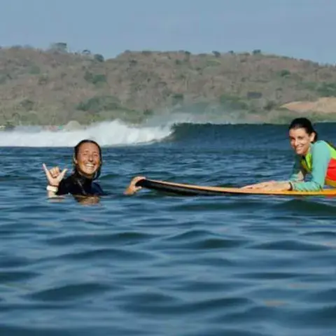 Coaching de surf en petit comité