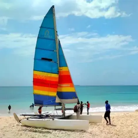 Catamaran sur la plage