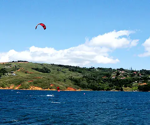Kites sur le lac Calima