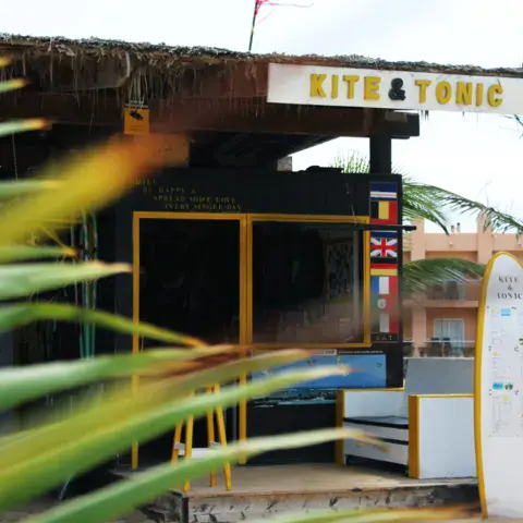 La façade de l'école Kite & Tonic