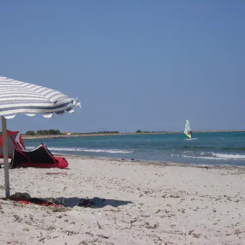 Plage de Keros, Limnos — Nikolaos (Wikivoyage), domaine public, Wikimedia Commons