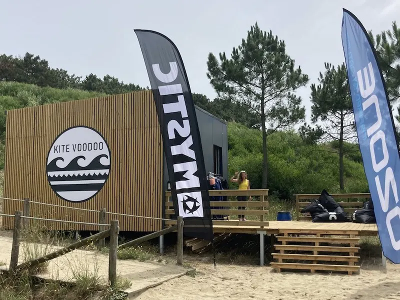 La cabane de l'école sur la plage