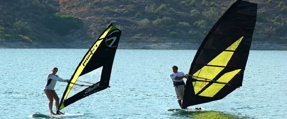 Windsurf sur la retenue de Rules
