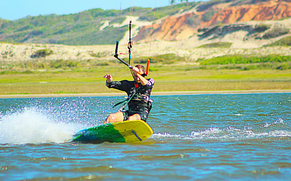 Kitesurfeur sur la lagune
