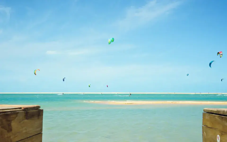Kites sur la lagune vus depuis la terrasse