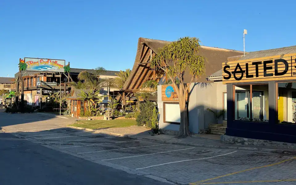 Façade de l'école Salted Surf