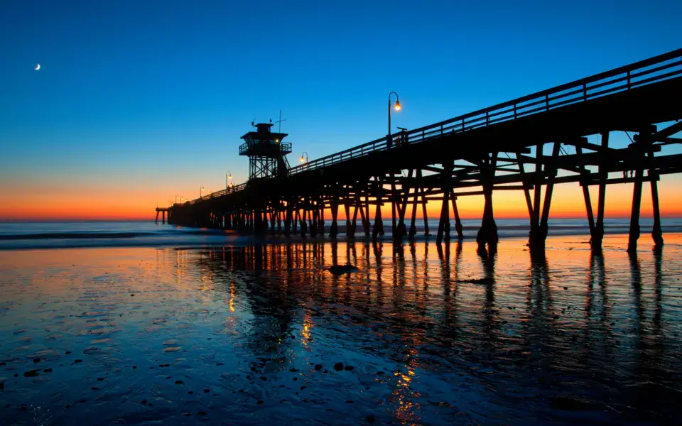 Jetée de San Clemente au coucher du soleil